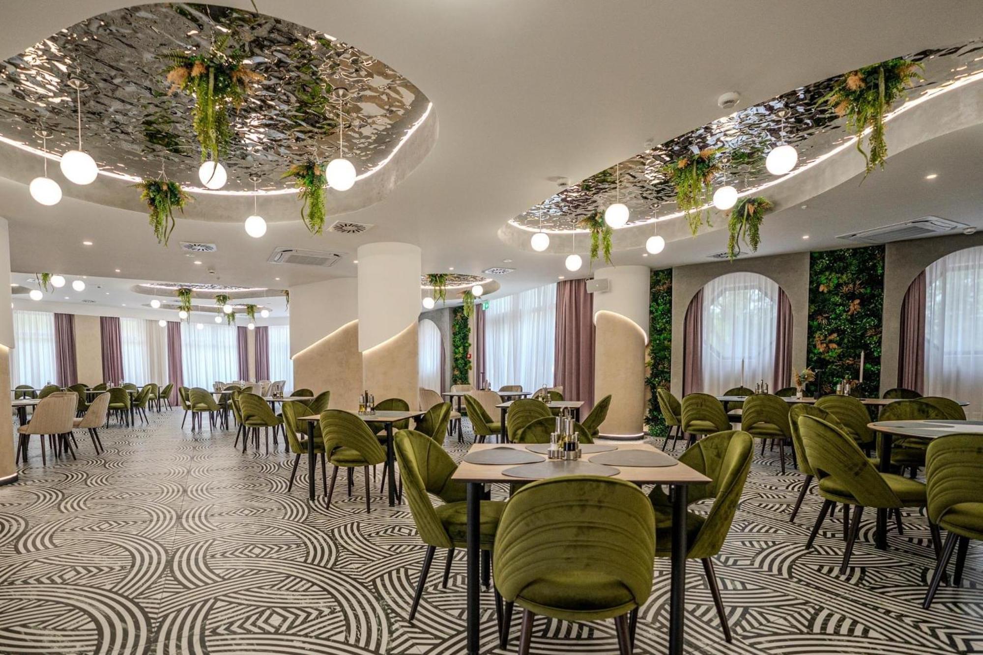 Hotel Emi Mihail Kogălniceanu Exteriér fotografie