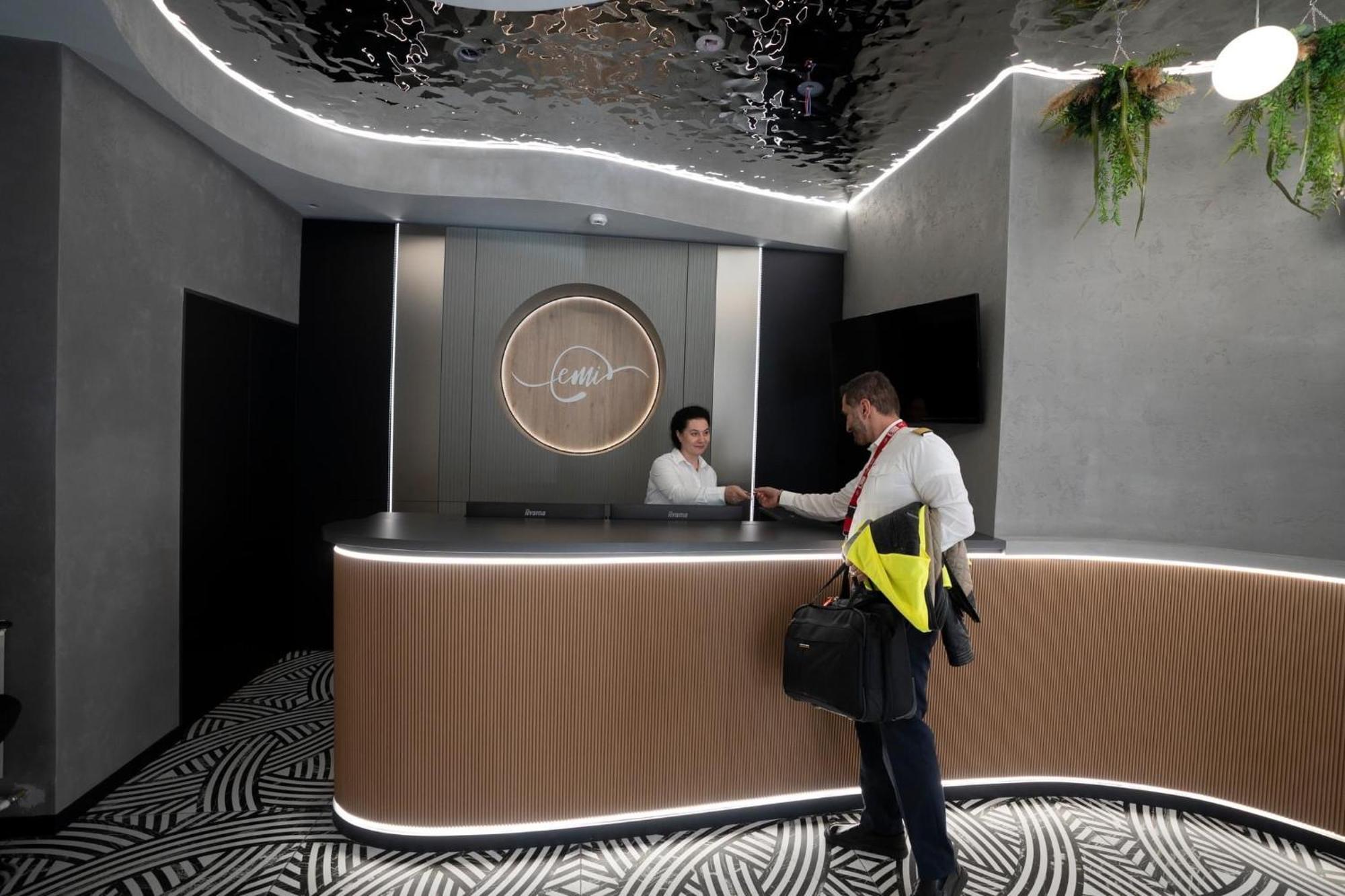 Hotel Emi Mihail Kogălniceanu Exteriér fotografie
